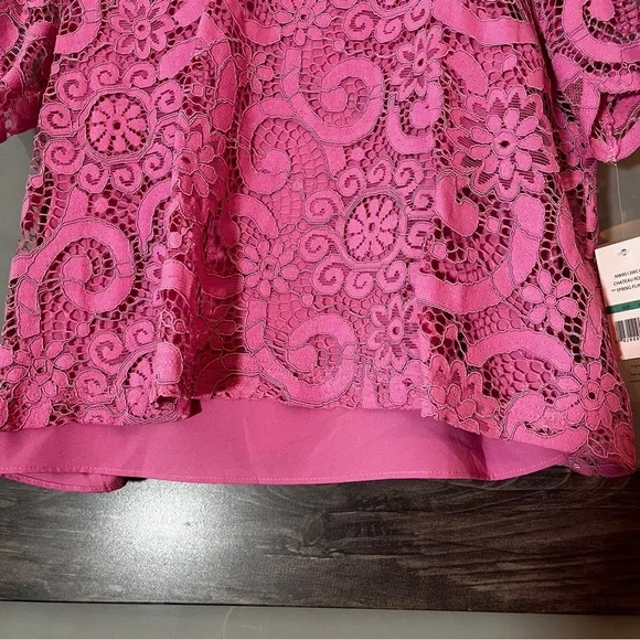 Nannette Lepore NWT Women's Lace Top w/ Tank Scalloped Short Sleeves Size L - Picture 4 of 8